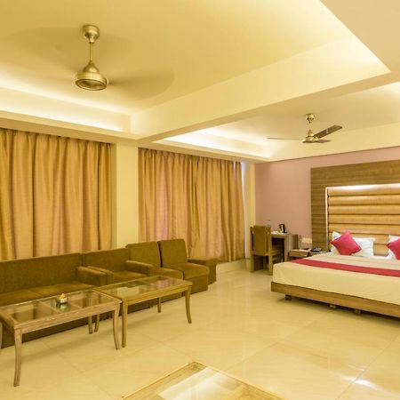 Palette Hotel Nisarga By Sunday Bhopal Dış mekan fotoğraf