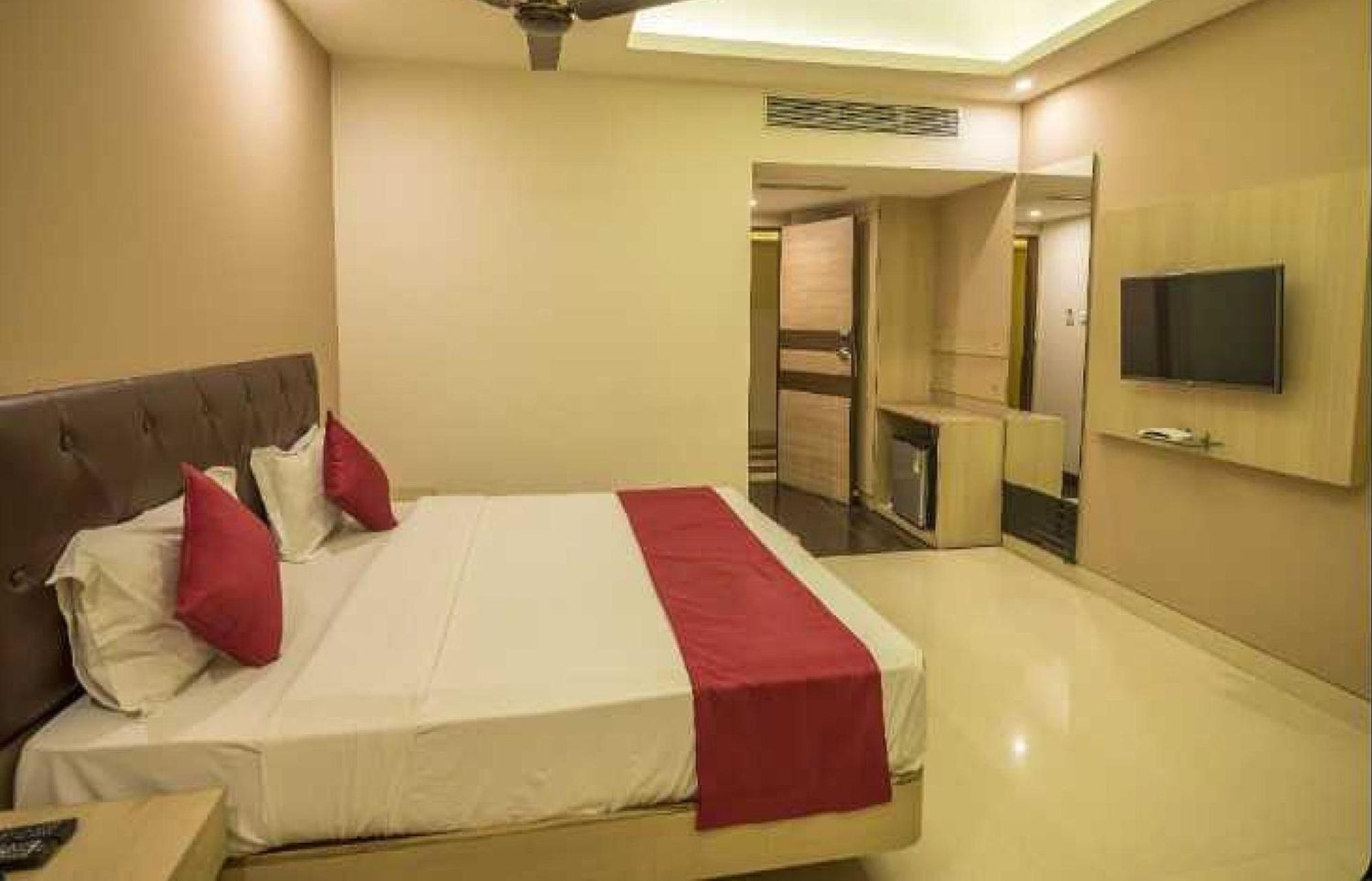 Palette Hotel Nisarga By Sunday Bhopal Dış mekan fotoğraf