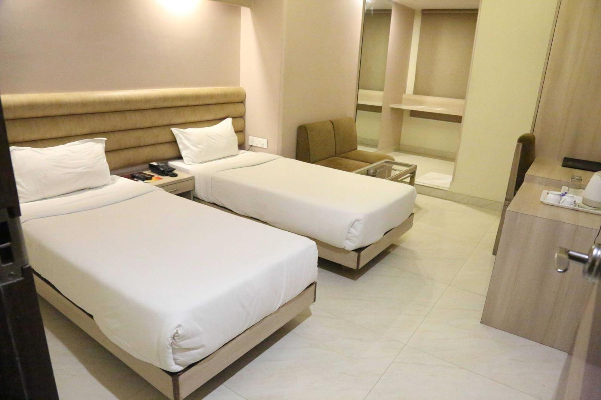 Palette Hotel Nisarga By Sunday Bhopal Dış mekan fotoğraf