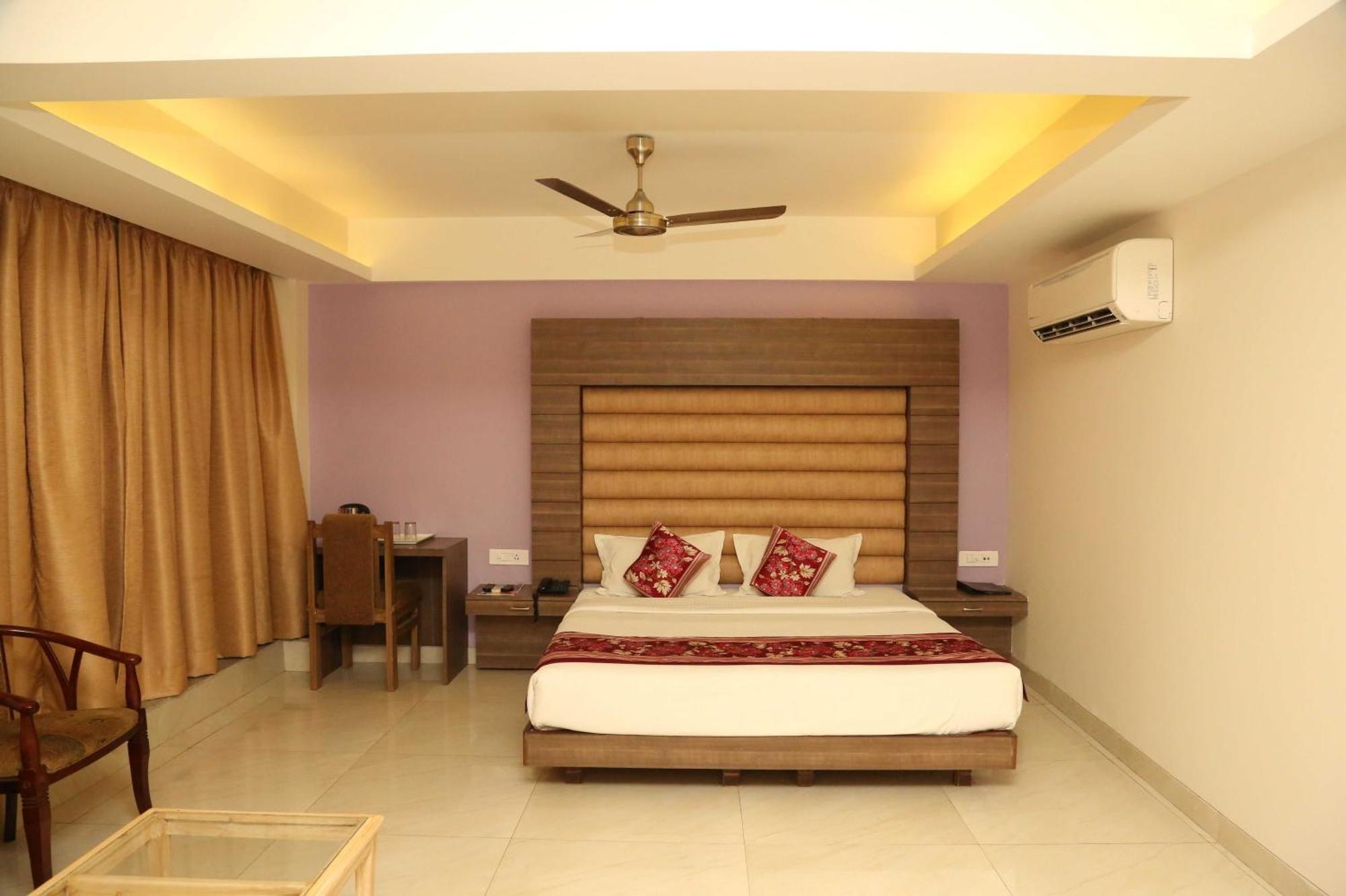 Palette Hotel Nisarga By Sunday Bhopal Dış mekan fotoğraf