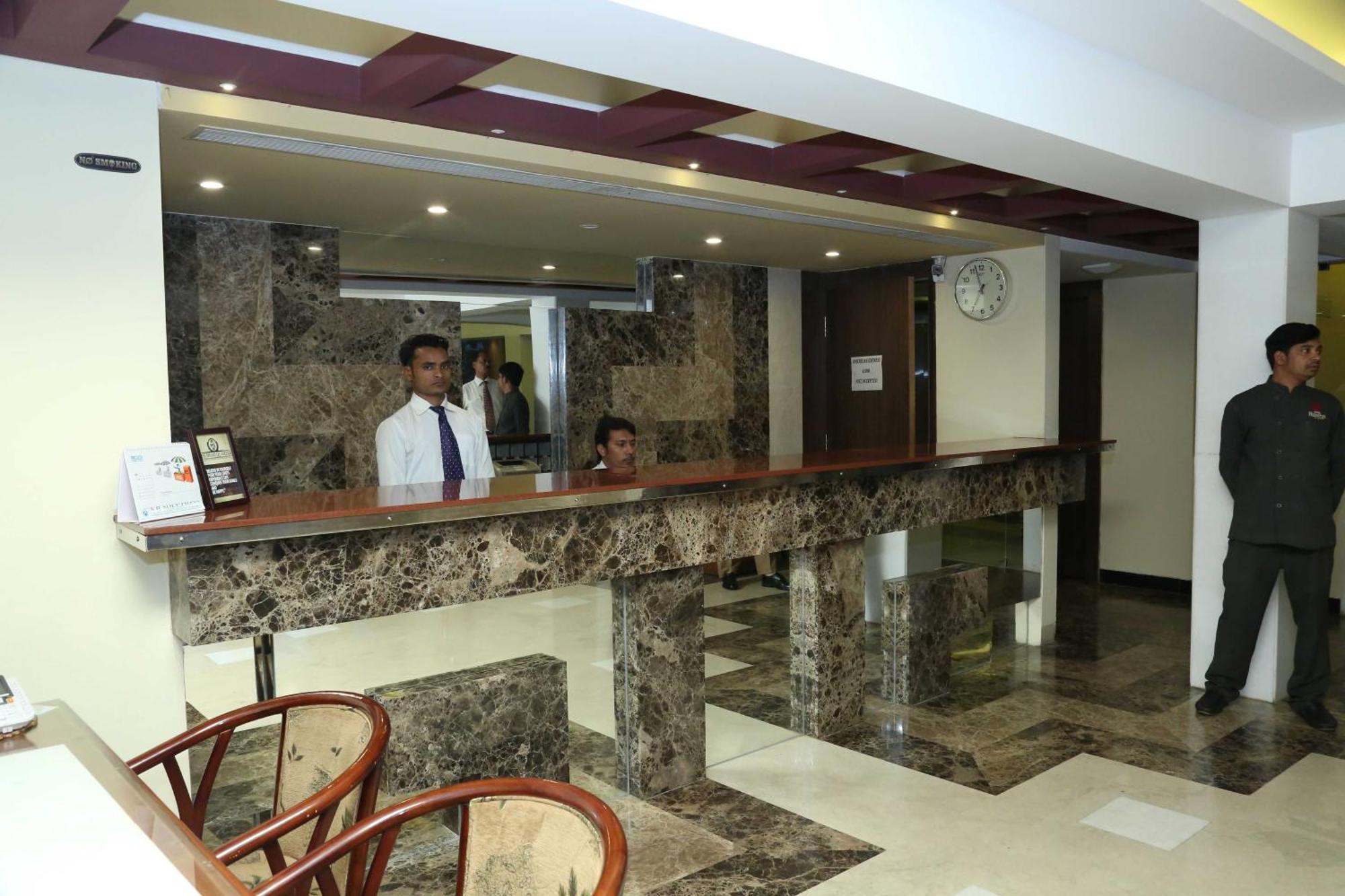 Palette Hotel Nisarga By Sunday Bhopal Dış mekan fotoğraf