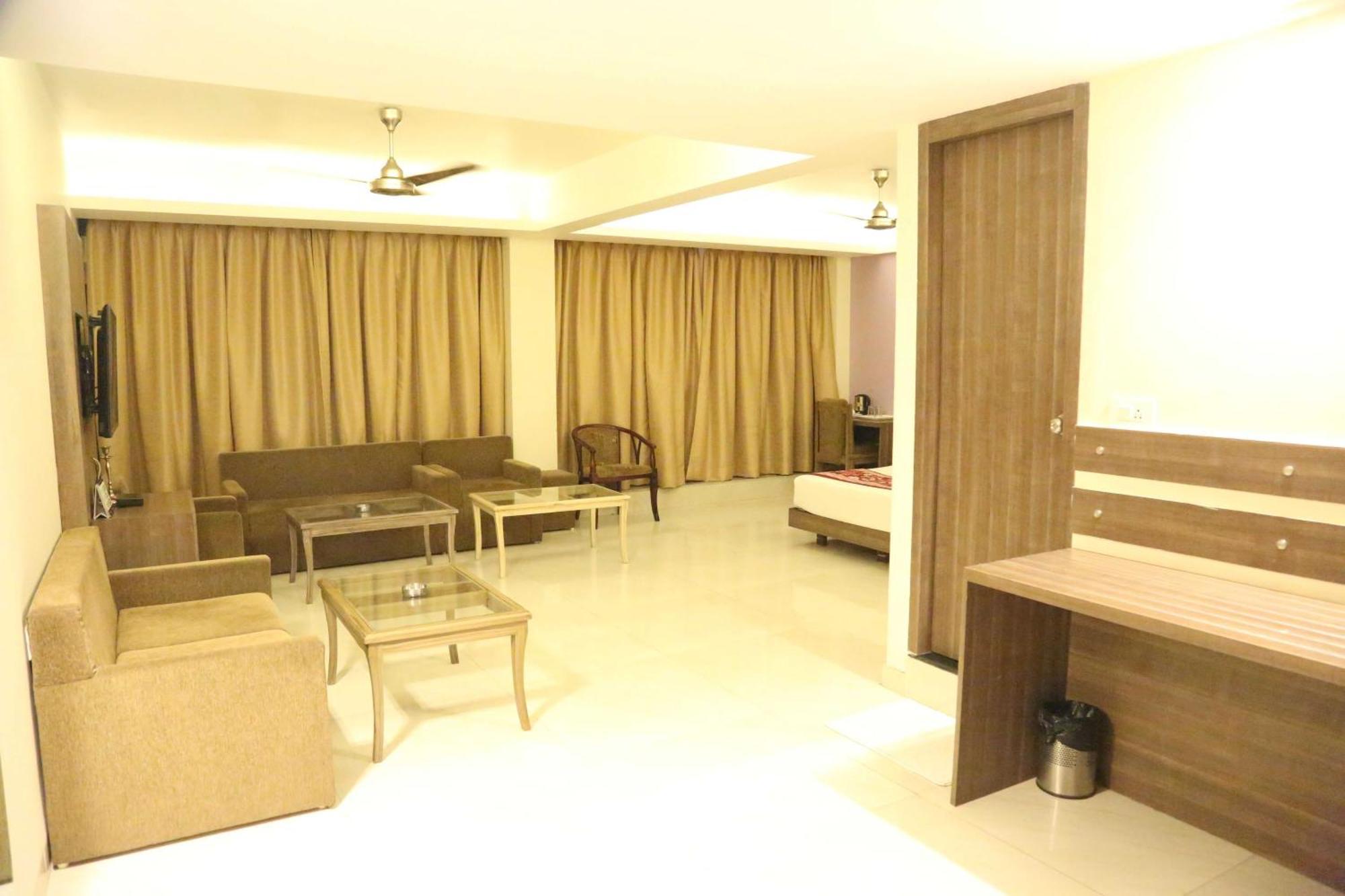 Palette Hotel Nisarga By Sunday Bhopal Dış mekan fotoğraf