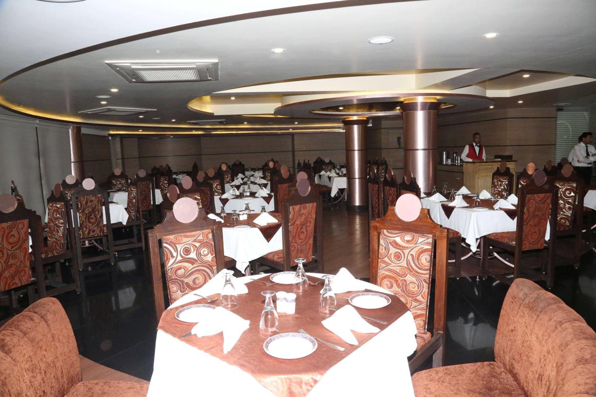 Palette Hotel Nisarga By Sunday Bhopal Dış mekan fotoğraf